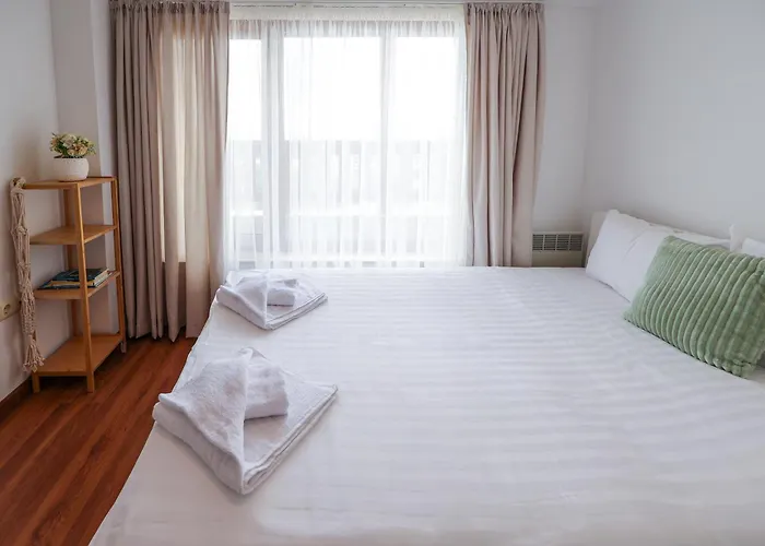 Bansko Nest 1BR Mountain View near Ski Lift Apartment Bansko